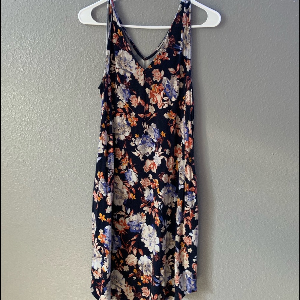 Navy flower dress with pockets from maurices💙🧡